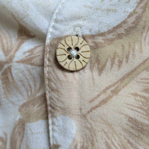 Men's Button-Up Casual Shirt - Picture 4 of 6